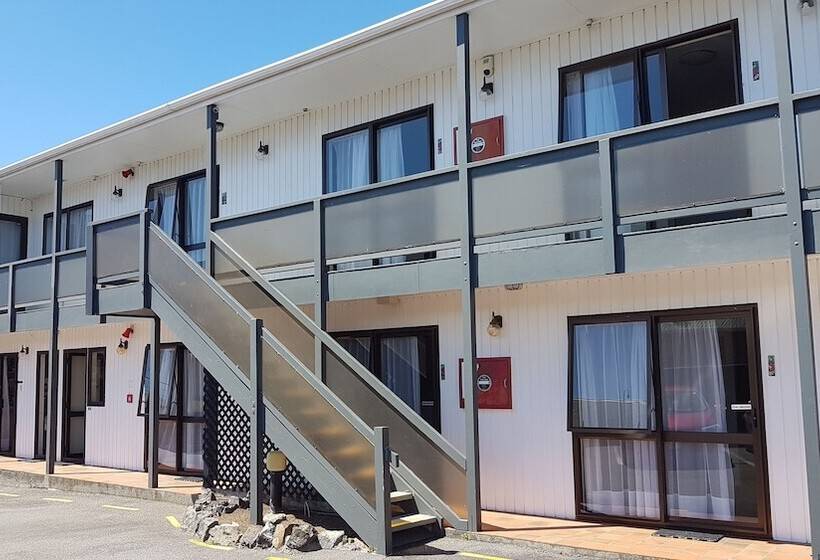 88 Wallace Court Motel