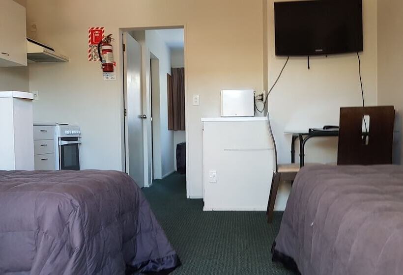 88 Wallace Court Motel