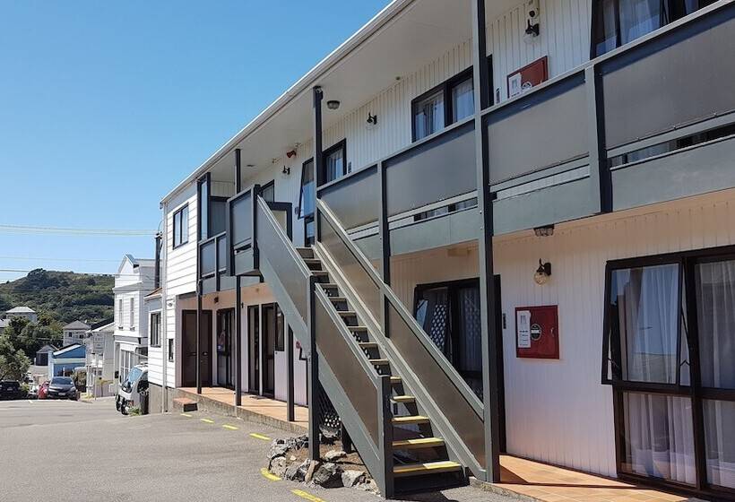 88 Wallace Court Motel