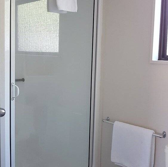 88 Wallace Court Motel