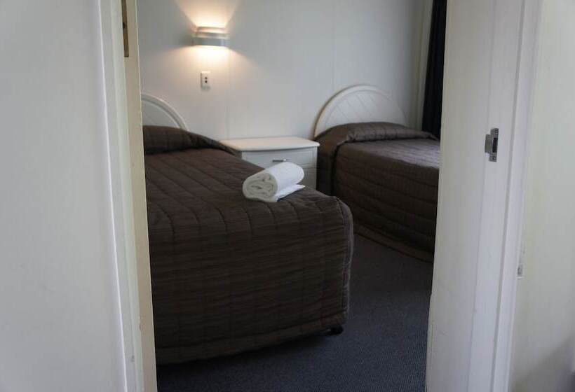 Airport Goldstar Motel