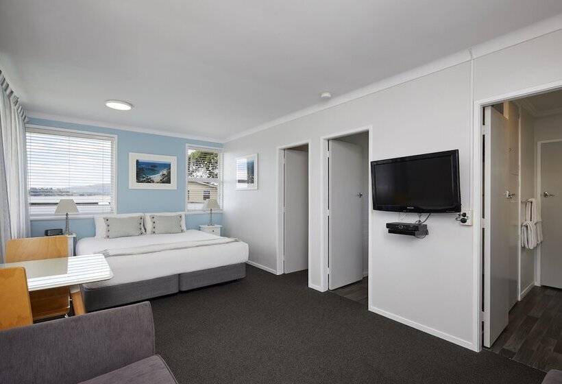 Asure Harbour View Motel And Water Front Apartments