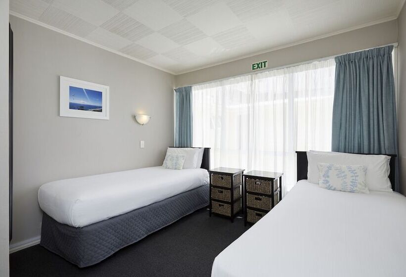 Asure Harbour View Motel And Water Front Apartments