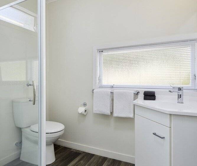 Asure Harbour View Motel And Water Front Apartments