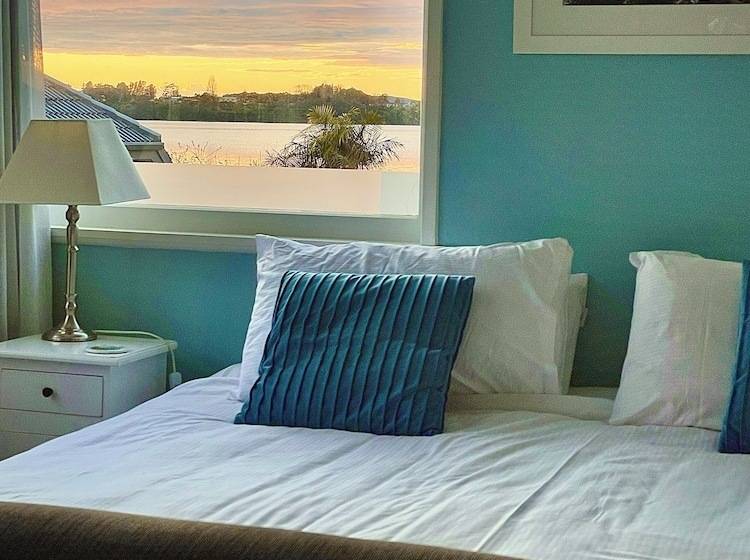 Asure Harbour View Motel And Water Front Apartments