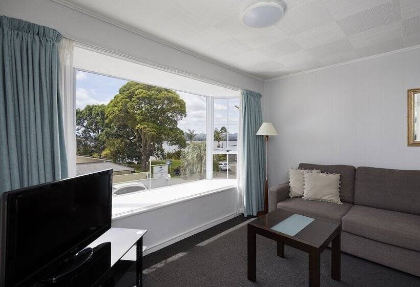 Asure Harbour View Motel And Water Front Apartments