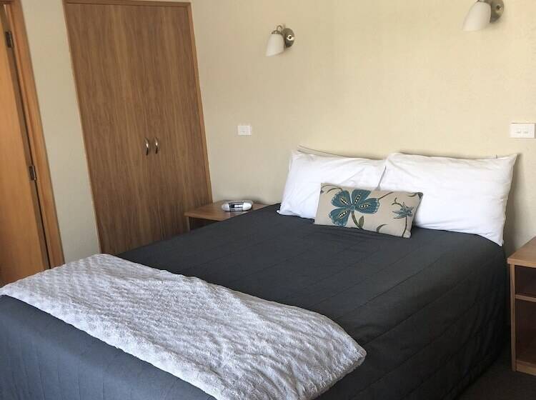 Balmoral Lodge Motel