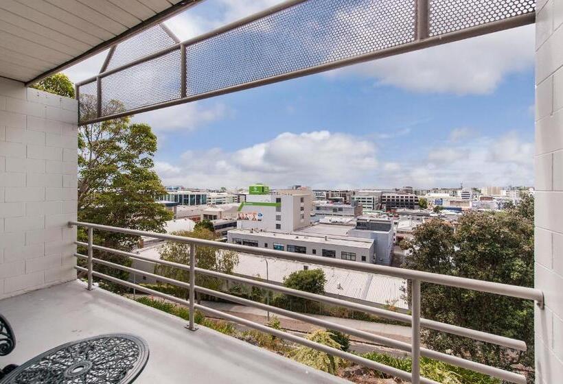 City Towers Apartments