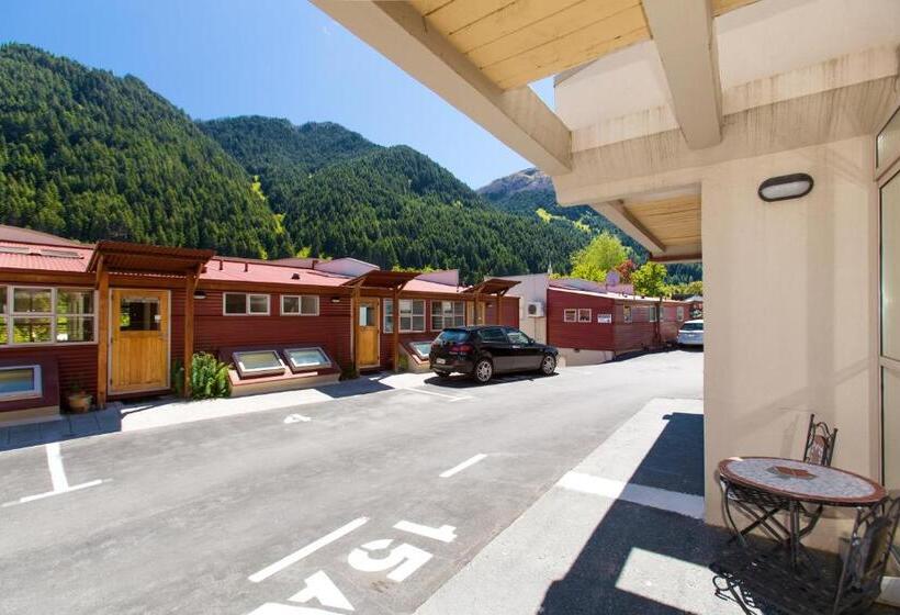 Cranbury Court Apartments