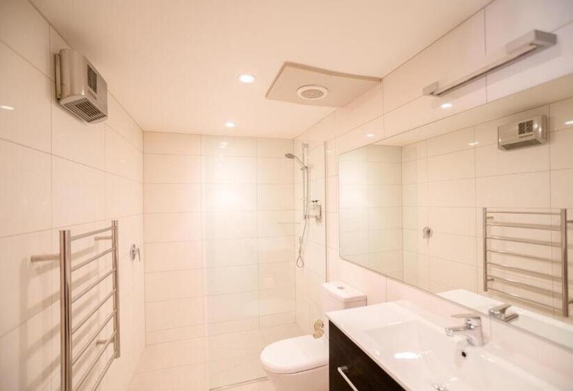 Cranbury Court Apartments