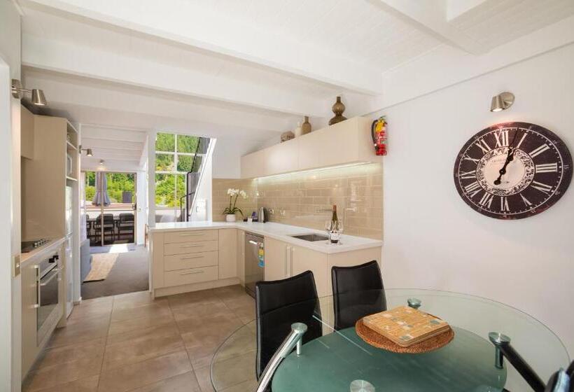 Cranbury Court Apartments