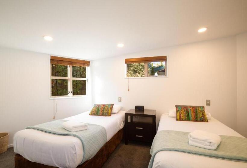 Cranbury Court Apartments