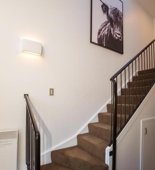 Cranbury Court Apartments