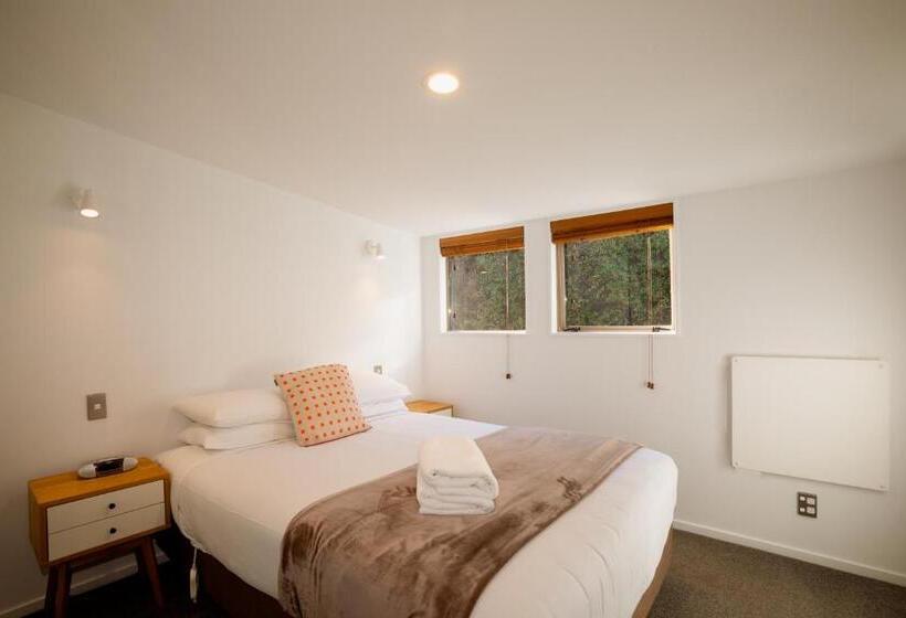 Cranbury Court Apartments