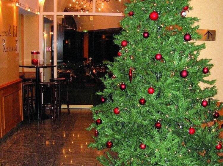 Fletcher Hotel   Restaurant Carlton