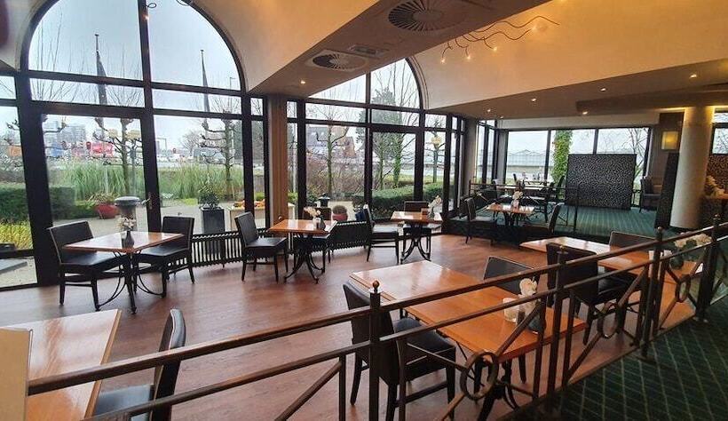 Fletcher Hotel   Restaurant Carlton