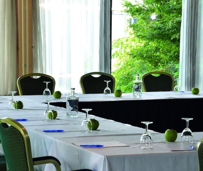 Fletcher Hotel   Restaurant Carlton