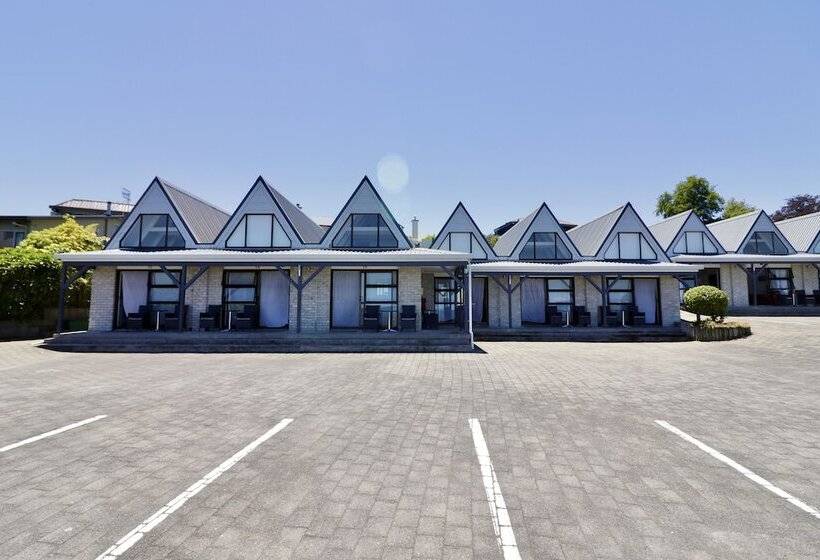 ホテル Gables Lakefront Resort