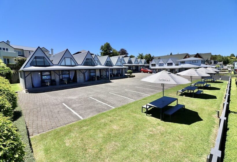 ホテル Gables Lakefront Resort