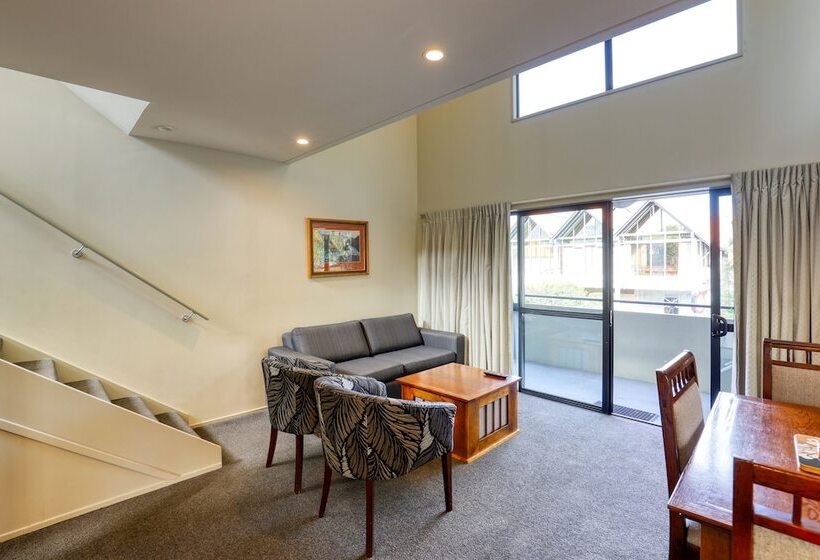 Garden Court Suites & Apartments