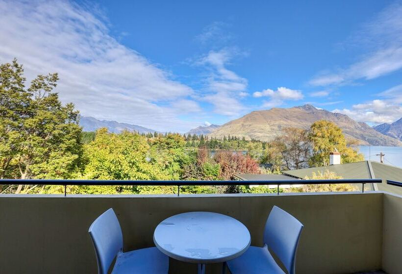 Garden Court Suites & Apartments