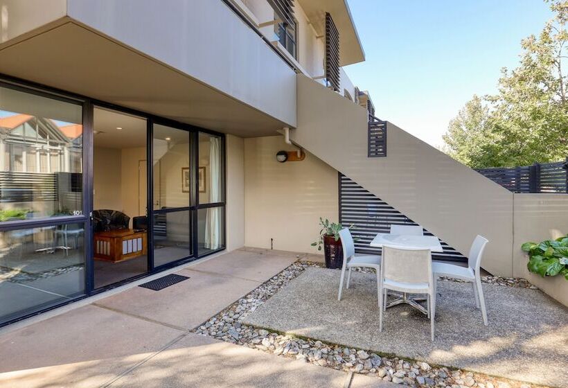 Garden Court Suites & Apartments