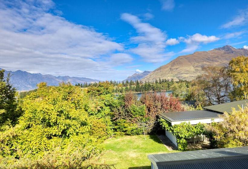 Garden Court Suites & Apartments