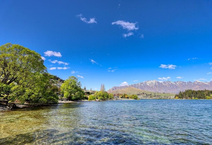 Garden Court Suites & Apartments