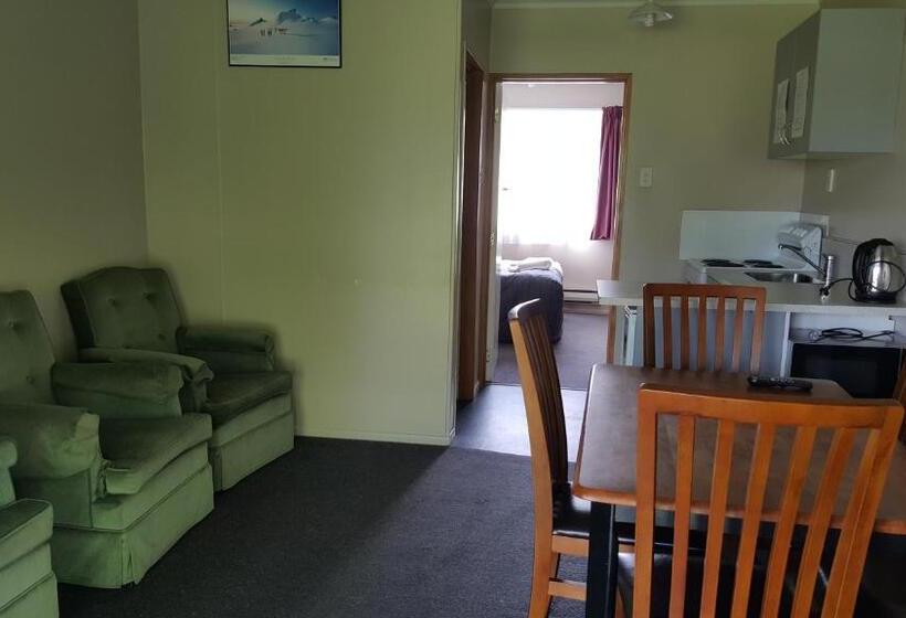 High Country Lodge, Motels & Backpackers