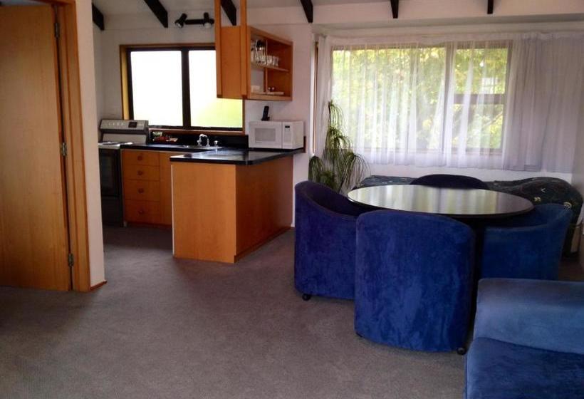 هتل Academy Motor Lodge