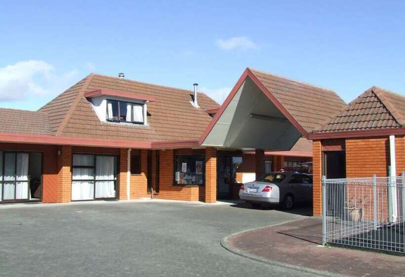 Отель Ace High Motor Inn