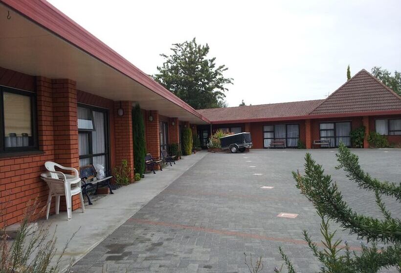 Отель Ace High Motor Inn