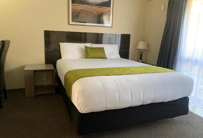 فندق Admirals Motor Inn