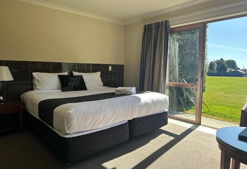 فندق Admirals Motor Inn