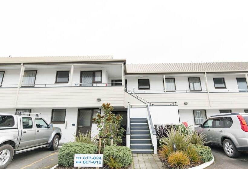 هتل Airport Gateway Motor Lodge