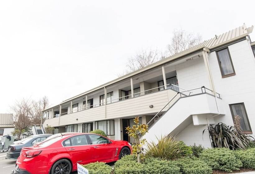 هتل Airport Gateway Motor Lodge