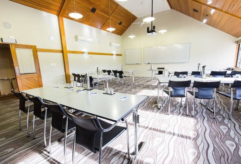 هتل Airport Gateway Motor Lodge