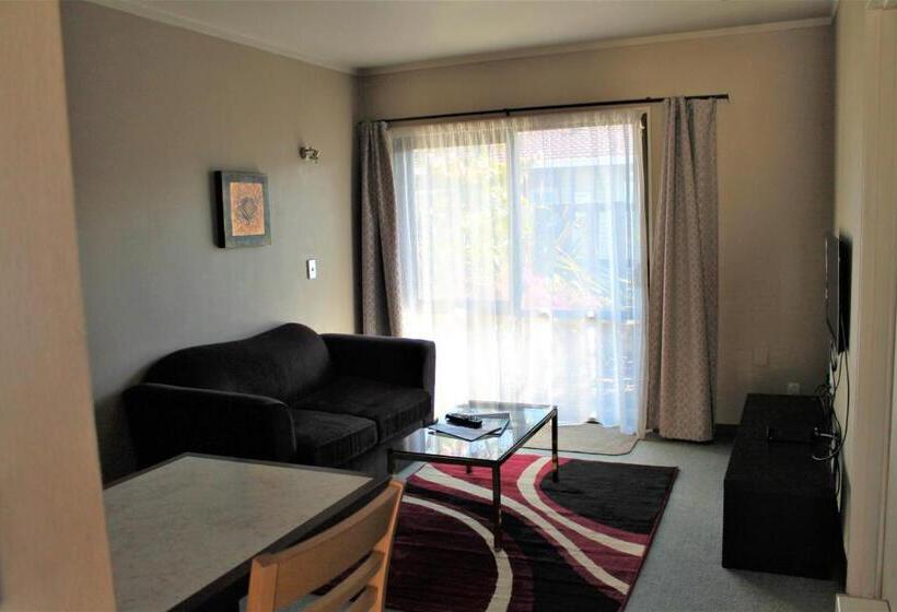 Отель Aquarius Motor Inn