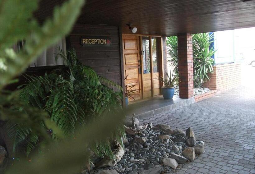 Отель Aquarius Motor Inn