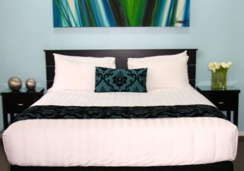 Отель Camelot On Ulster