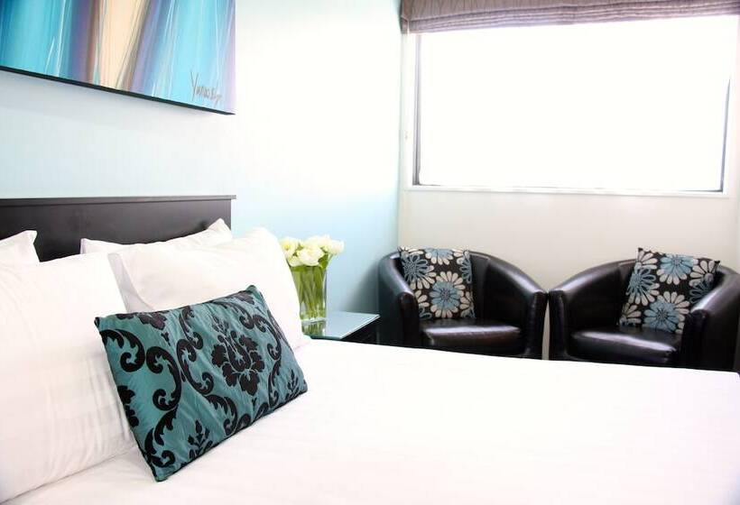 Отель Camelot On Ulster