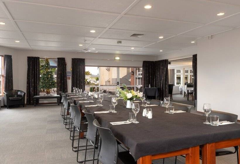 هتل Centennial Court