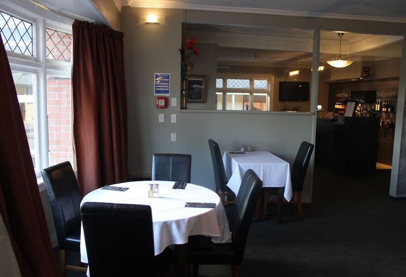 هتل Centennial Court