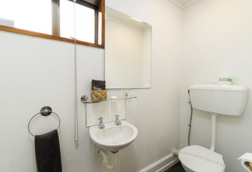 هتل Centennial Court