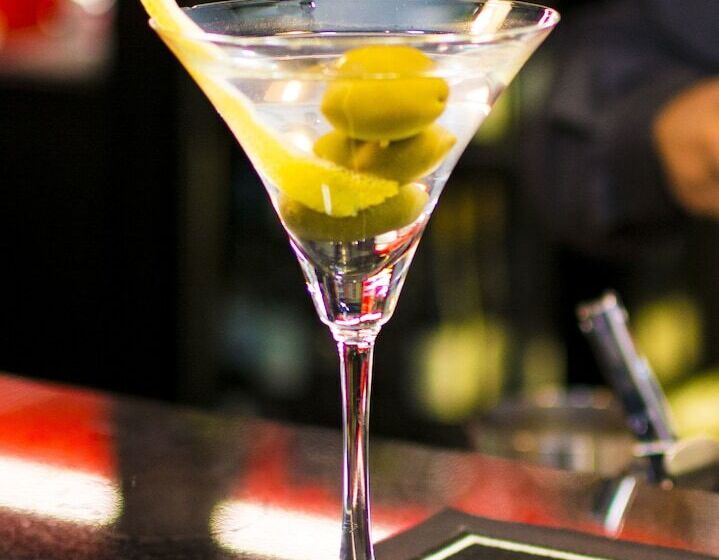 هتل Carnmore Chateau Marlborough