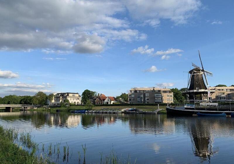 De Zon Hotel & Restaurant By Flow