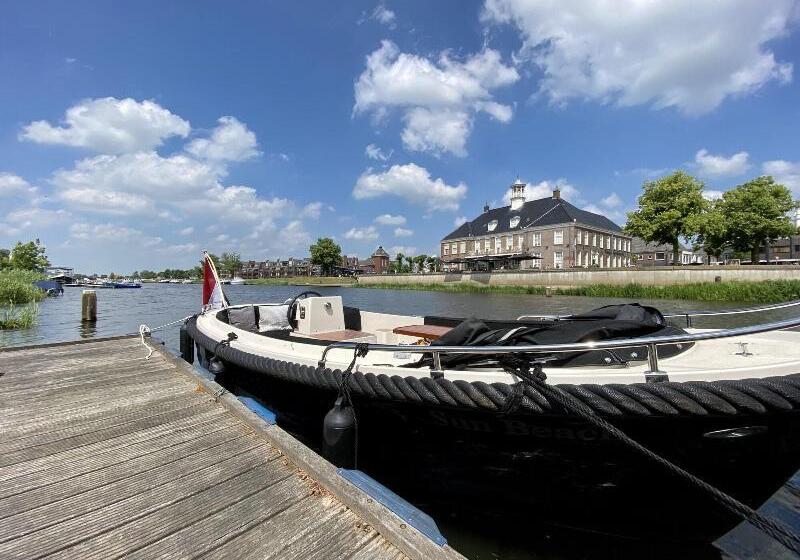 De Zon Hotel & Restaurant By Flow