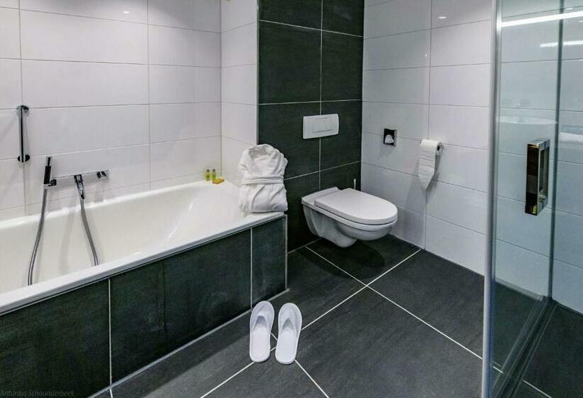 ホテル Doubletree By Hilton Royal Parc Soestduinen