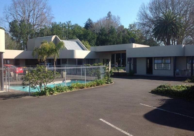 Отель Durham Court Motor Inn