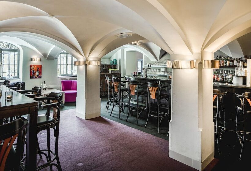 Hampshire Hotel    S Gravenhof Zutphen